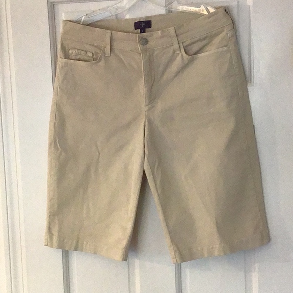 Women’s Classic Khaki Bermuda Shorts - Neutral Tan